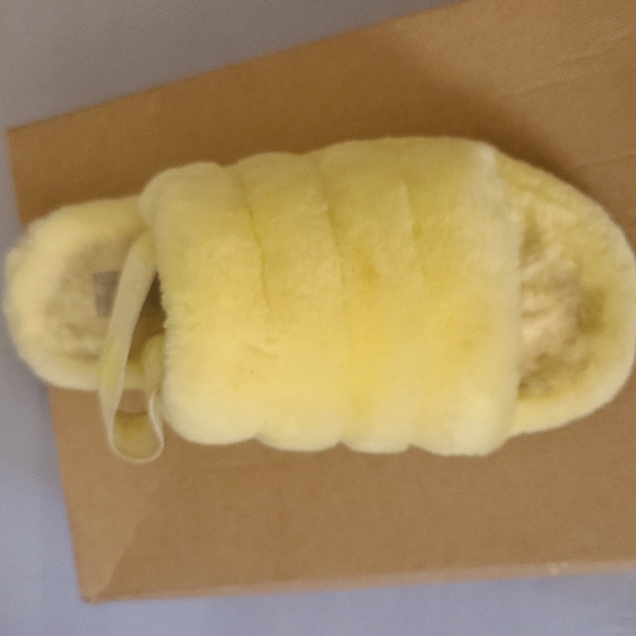 Ugg Slides - Picture 4 of 8